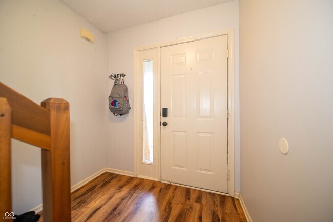 Foto del edificio - 9690 Barrhill Ct