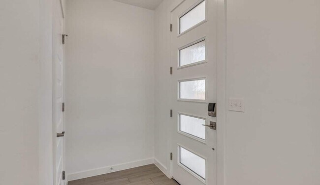 Foto del edificio - 4200 NW 180th St