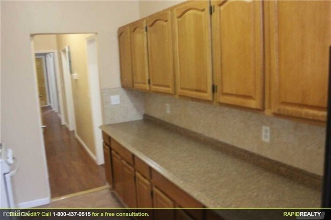 Building Photo - 1061 Halsey St