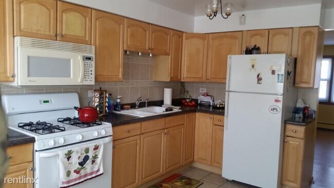 Building Photo - 1 br, 1 bath Condo - 8515 W Bryn Mawr Ave