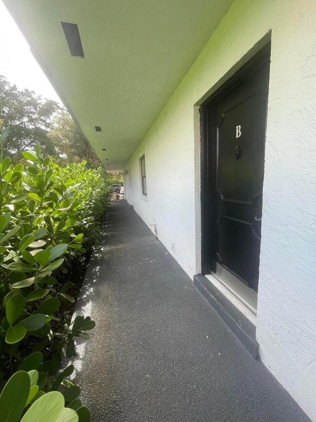 Foto del edificio - 9375 SW 8th St