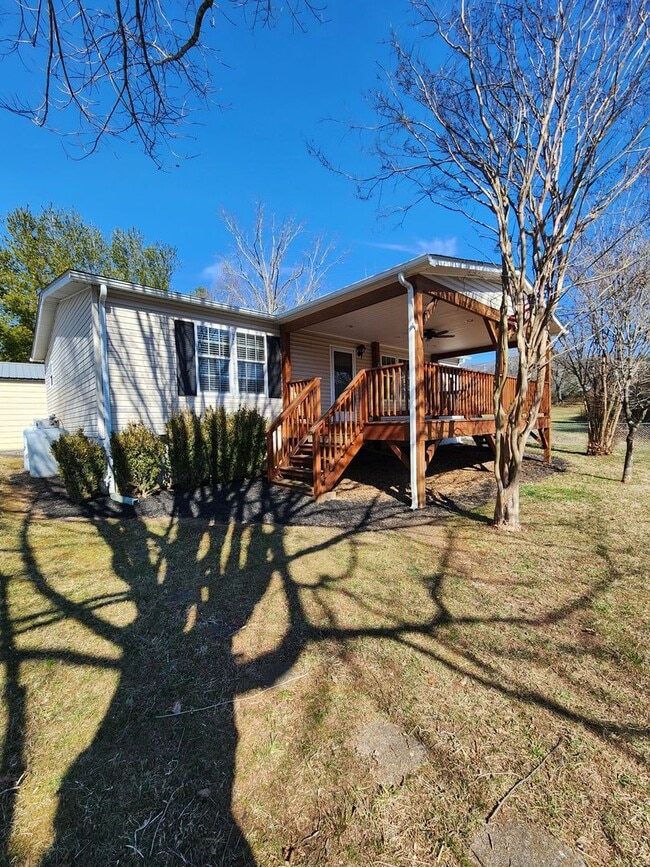 Building Photo - 285 Avena Rd
