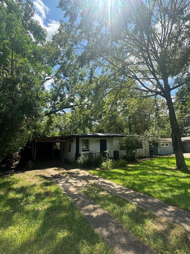 Foto del edificio - 3BR/1BA Close to Campus!