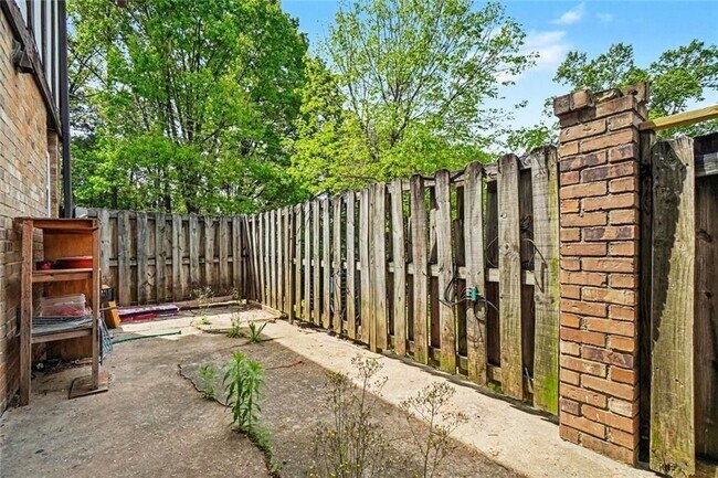 Foto del edificio - 2952 N Dekalb, A