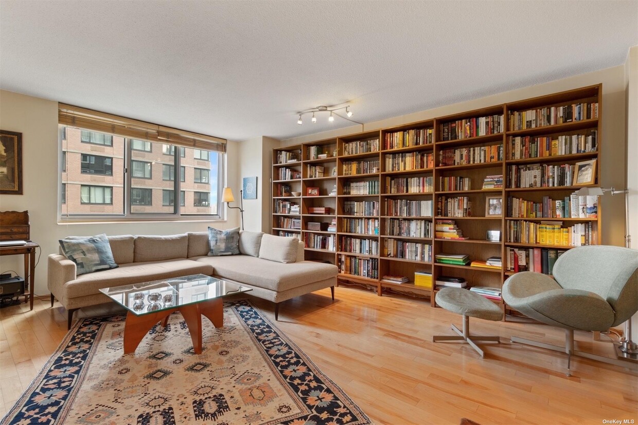 Foto principal - 345 E 93rd St