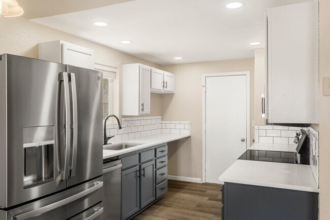 Foto del edificio - 2827 SW Pumice Ave