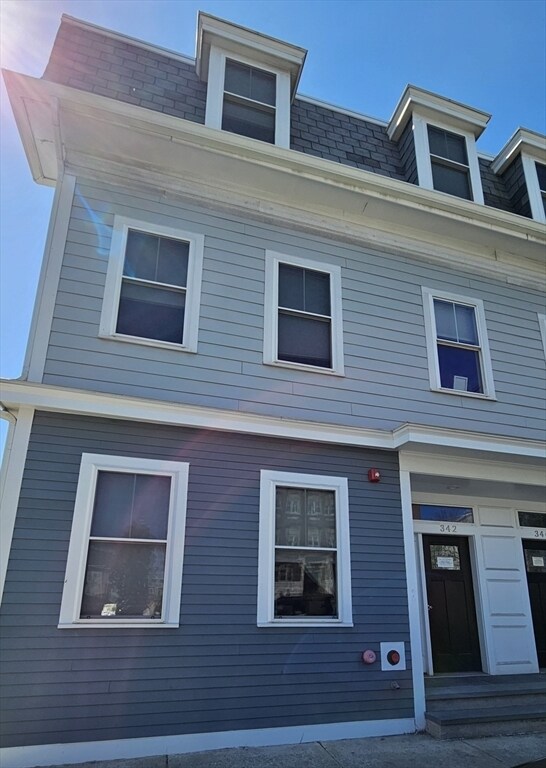 Building Photo - 342 Dorchester St