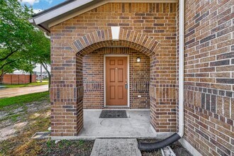 Building Photo - 7130 Cypress Pr Dr