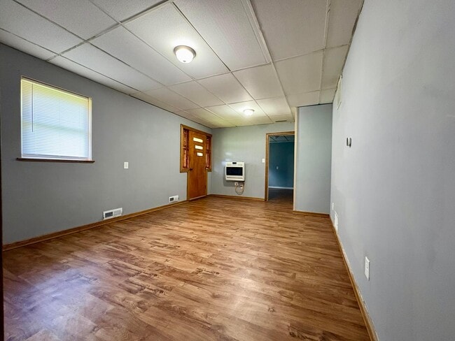 Building Photo - 871 Baird St