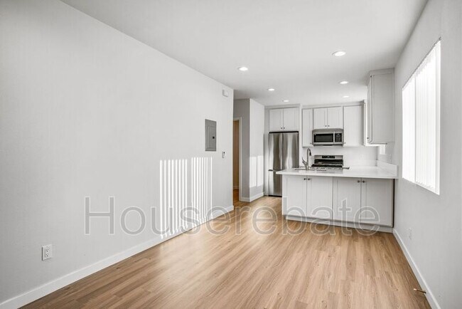 Building Photo - 1223 Mitchell St