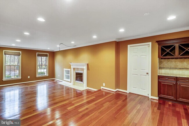 Building Photo - 11309 Willowbrook Dr