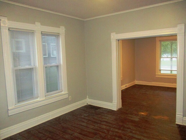 Building Photo - 608 E Howard St