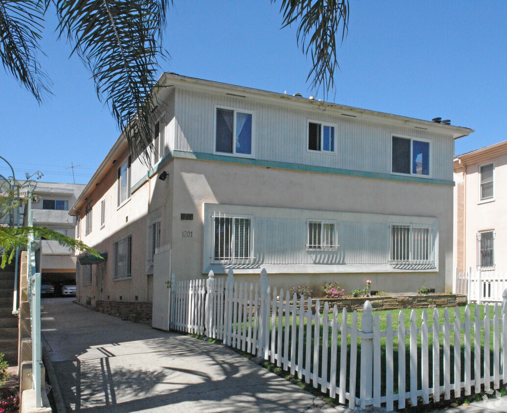 Building Photo - 1201 S Shenandoah St