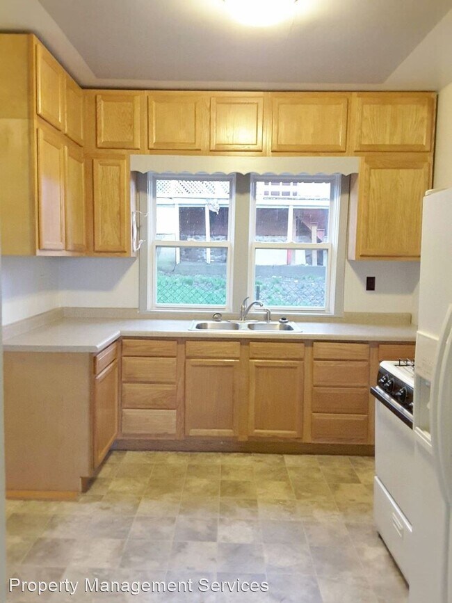 Foto del edificio - 4 br, 1 bath House - 213 1/2 Crescent St