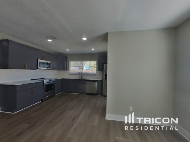 Building Photo - 6825 Mitchell Cir
