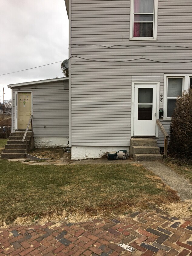 Building Photo - 520 Romig St