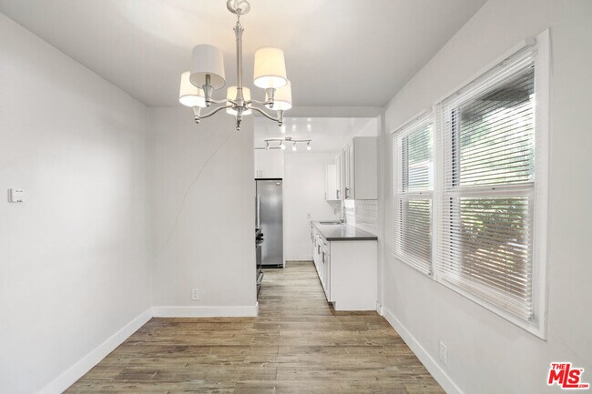 Building Photo - 8554 Alcott St