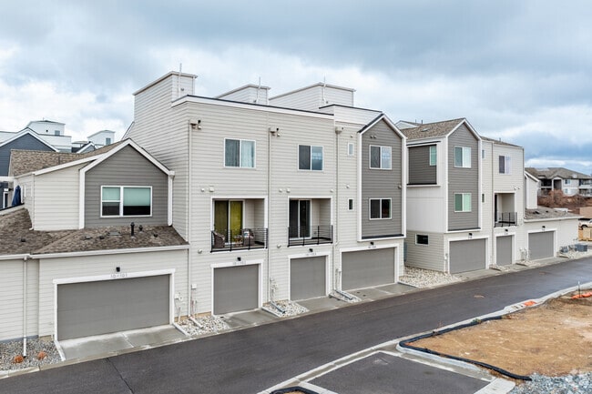 Building Photo - Prelude at TAVA Waters
