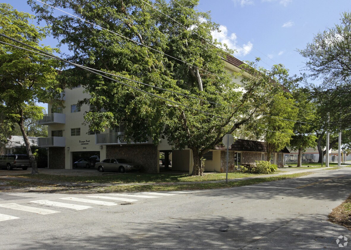 Primary Photo - Biscayne Pointe