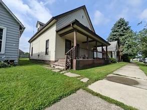 Building Photo - 529 W Taylor St