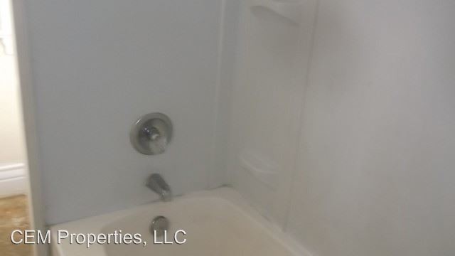 Building Photo - 33 Trenaman St