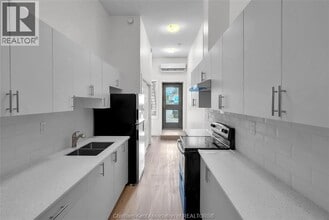 Building Photo - 131 Main St