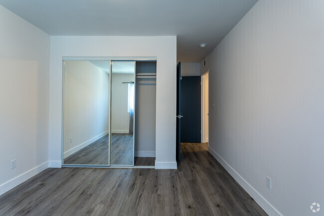 3BR, 2BA - 950 SF - 720 N Market St
