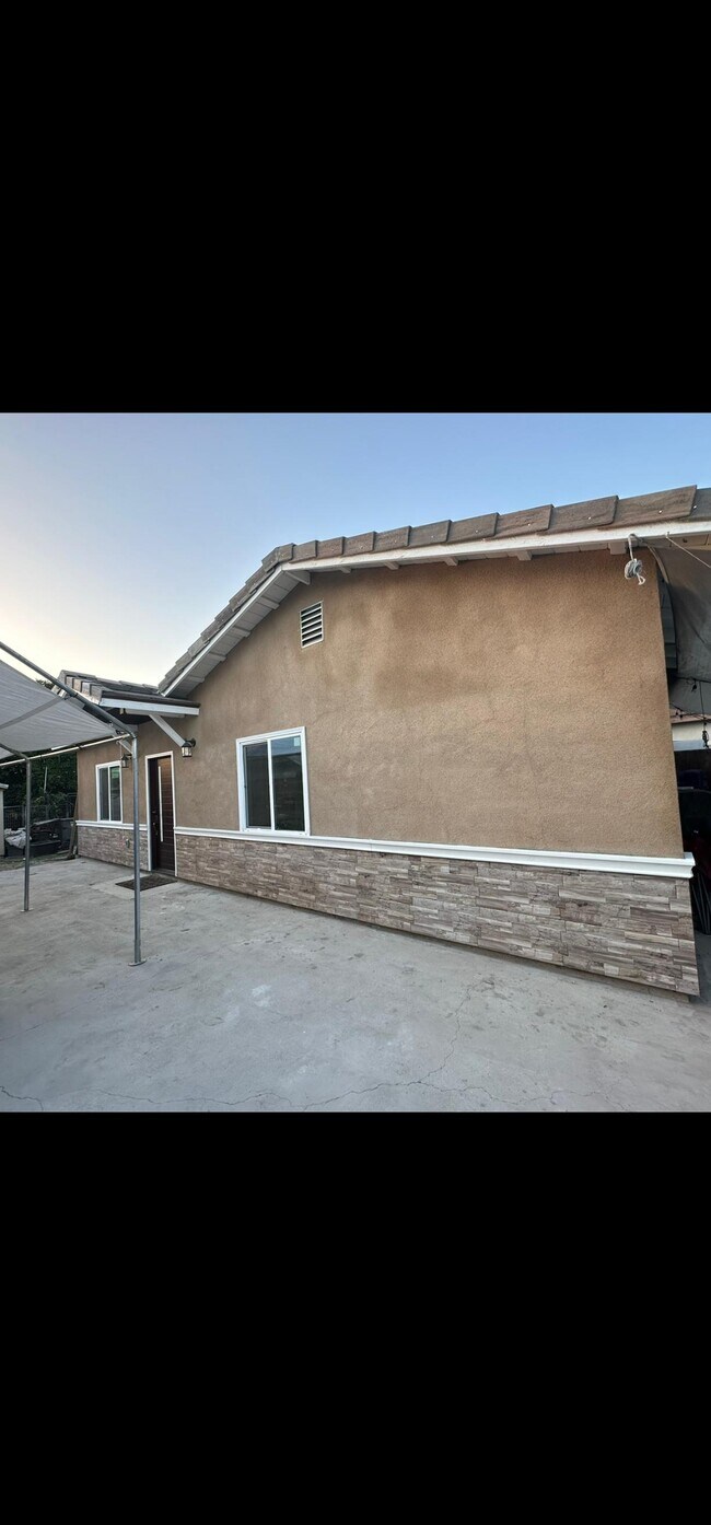 Foto del edificio - 3551 Maine Ave