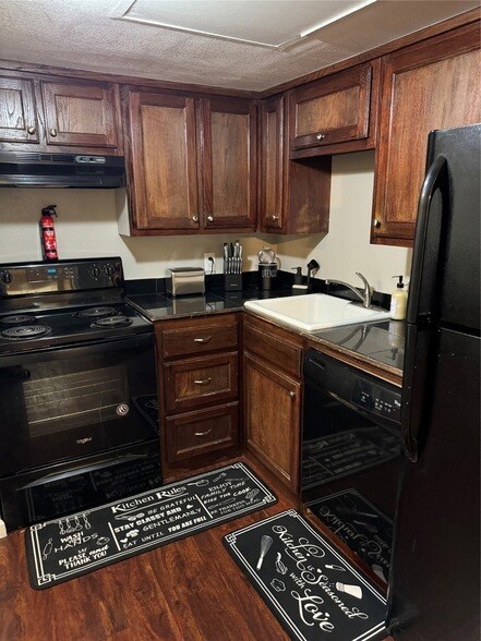 Foto principal - 357 NW Newton Dr