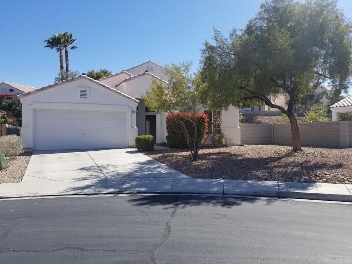 Foto principal - Henderson/Seven Hills - Single Story Gated...