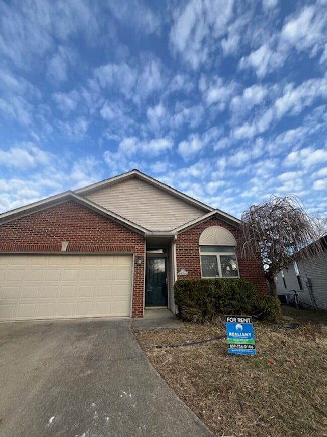 3 Bedroom, 2 Bath home located conveniently in the Hamburg area! - 3 Bedroom, 2 Bath home located conveniently in the Hamburg area!