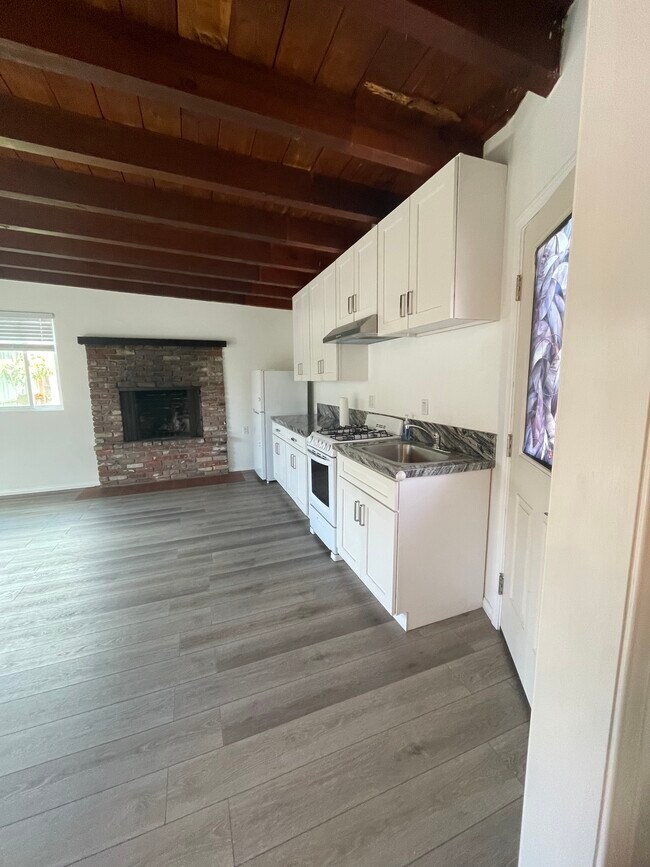 638 W 18th St, Costa Mesa, CA 92627 House Rental in Costa Mesa, CA