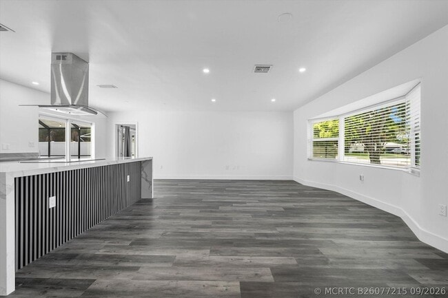 Building Photo - 1650 NW 9th St