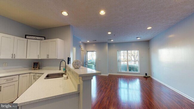 Building Photo - 16503 Elmcrest Terrace