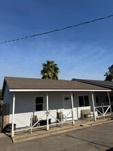 Building Photo - 824 River Rd