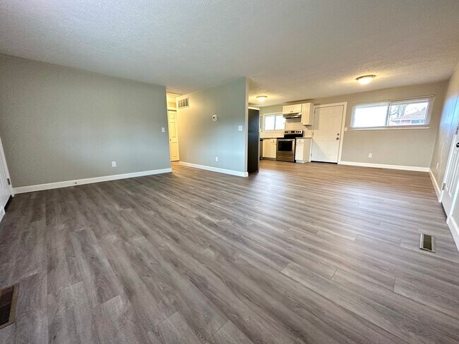 Foto del edificio - 401 Orangewood Dr