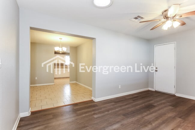 Foto del edificio - 3410 W Mariposa St