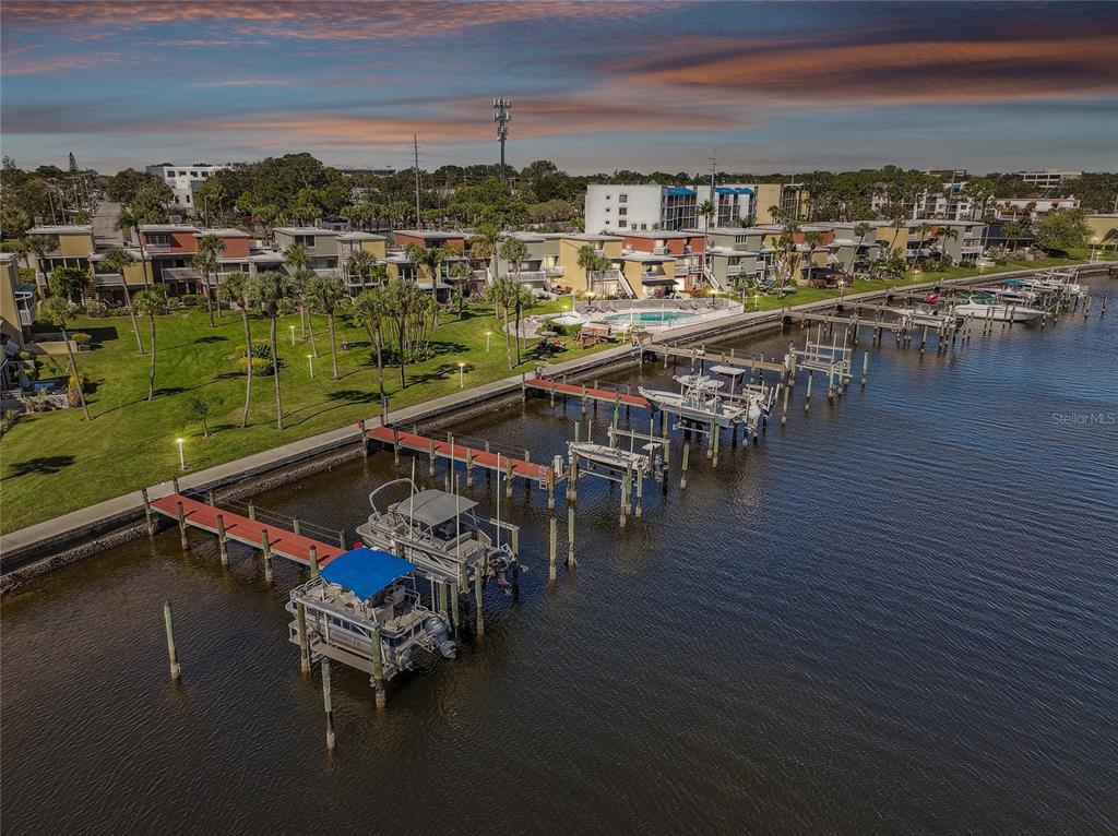 Foto principal - 2424 W Tampa Bay Blvd