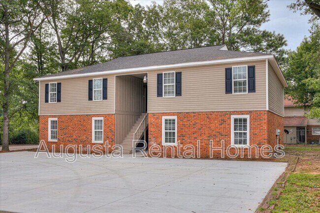 Building Photo - 152 Conifer Dr