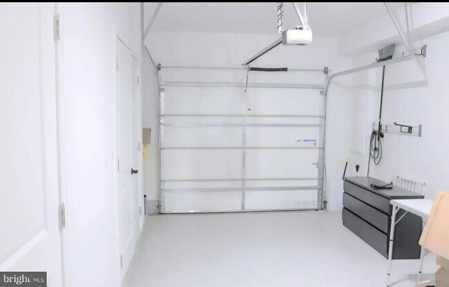 Building Photo - 3781 Vly Frd Wy