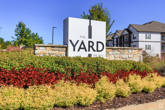 Entrada - The Yard on Mill