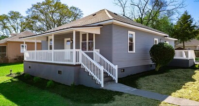 Building Photo - 20 4th Ave