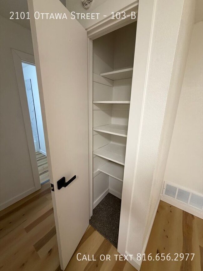 Foto del edificio - 2101 Ottawa St