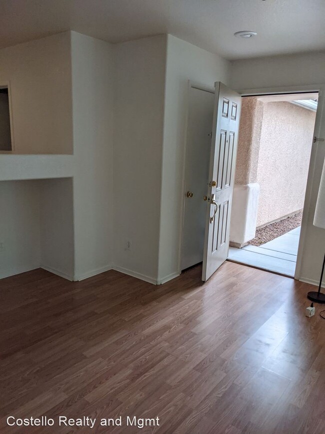 Foto del edificio - 3 br, 2 bath House - 5000 Lone Wolf Ave