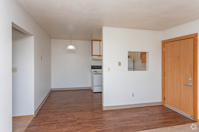 1BR, 1BA - 726SF - Cedarview Commons