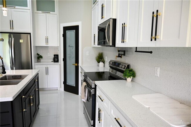 Building Photo - 6008 N Pedaso del Sol St