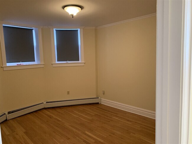 Building Photo - 440 Gregory Ave