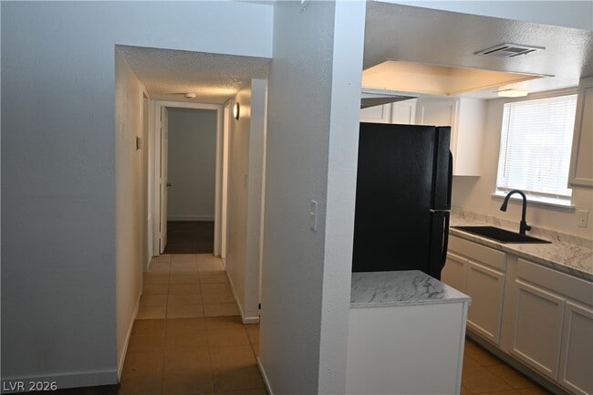 Foto del edificio - 2301 Stewart Ave