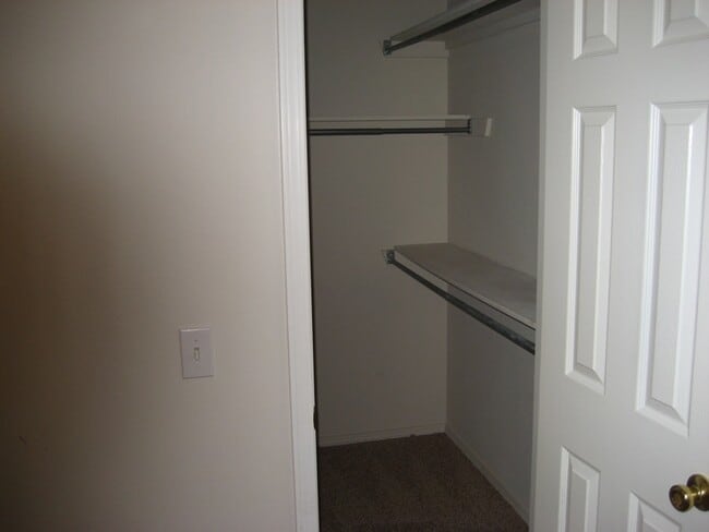 Building Photo - 1010 S Liberty Dr