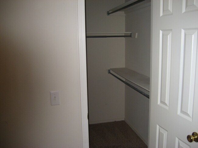 Foto del edificio - 1010 S Liberty Dr